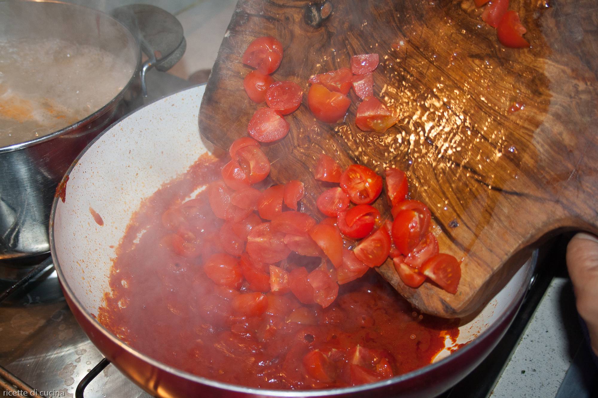 aggiungere pomodori perini