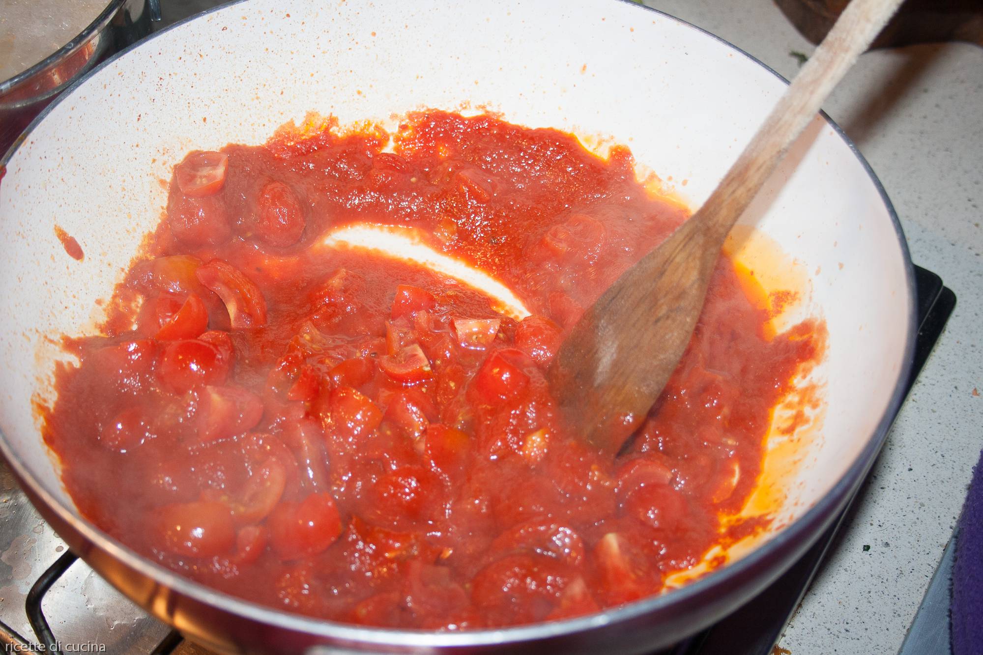 scottare pomodori ciliegini