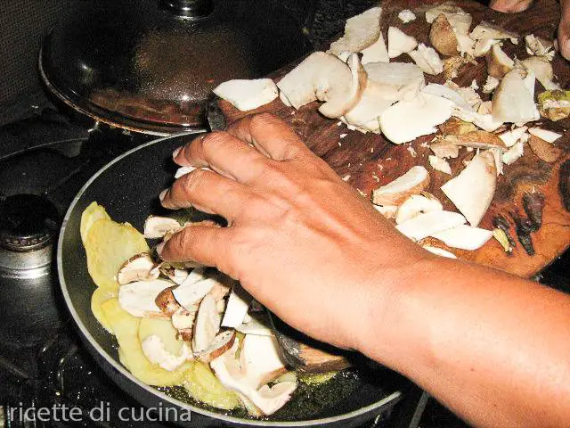 aggiungere funghi porcini