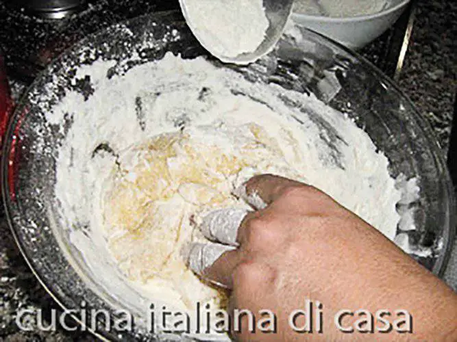 lavorare impasto panettone