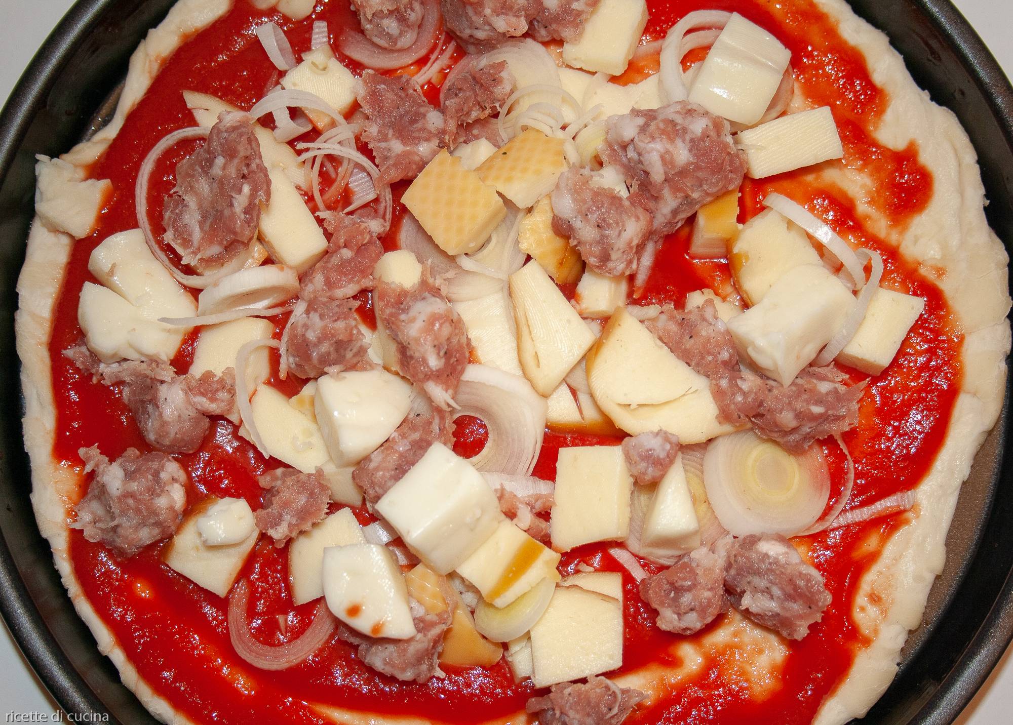 pizza scamorza affumicata salsiccia porro