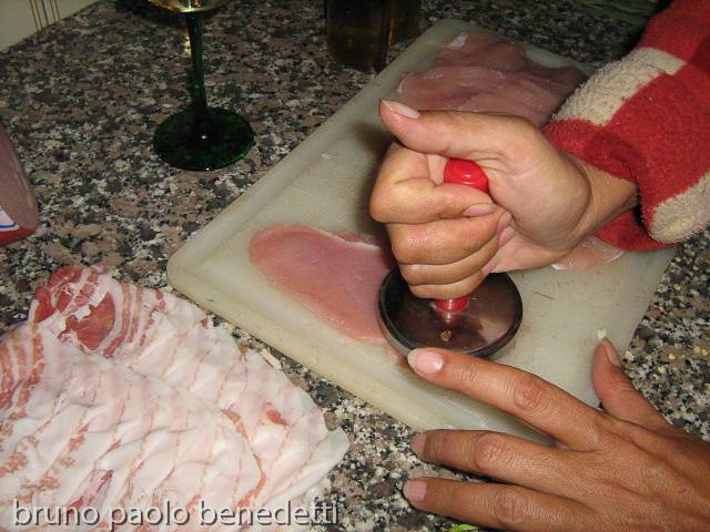 battere fette petto tacchino