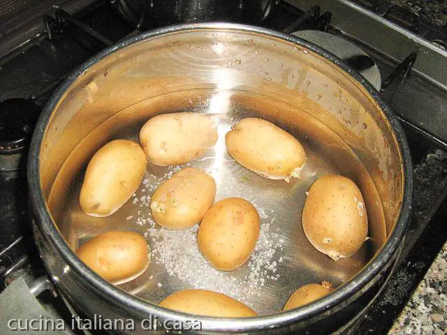 patate in acqua e sale