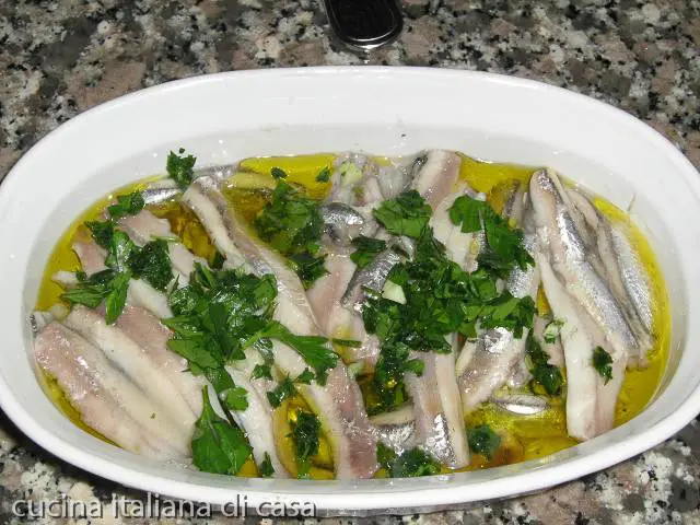 alici marinate alla maggiordomo in terrina