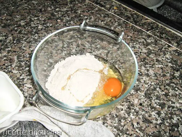 farina di castagne con uovo