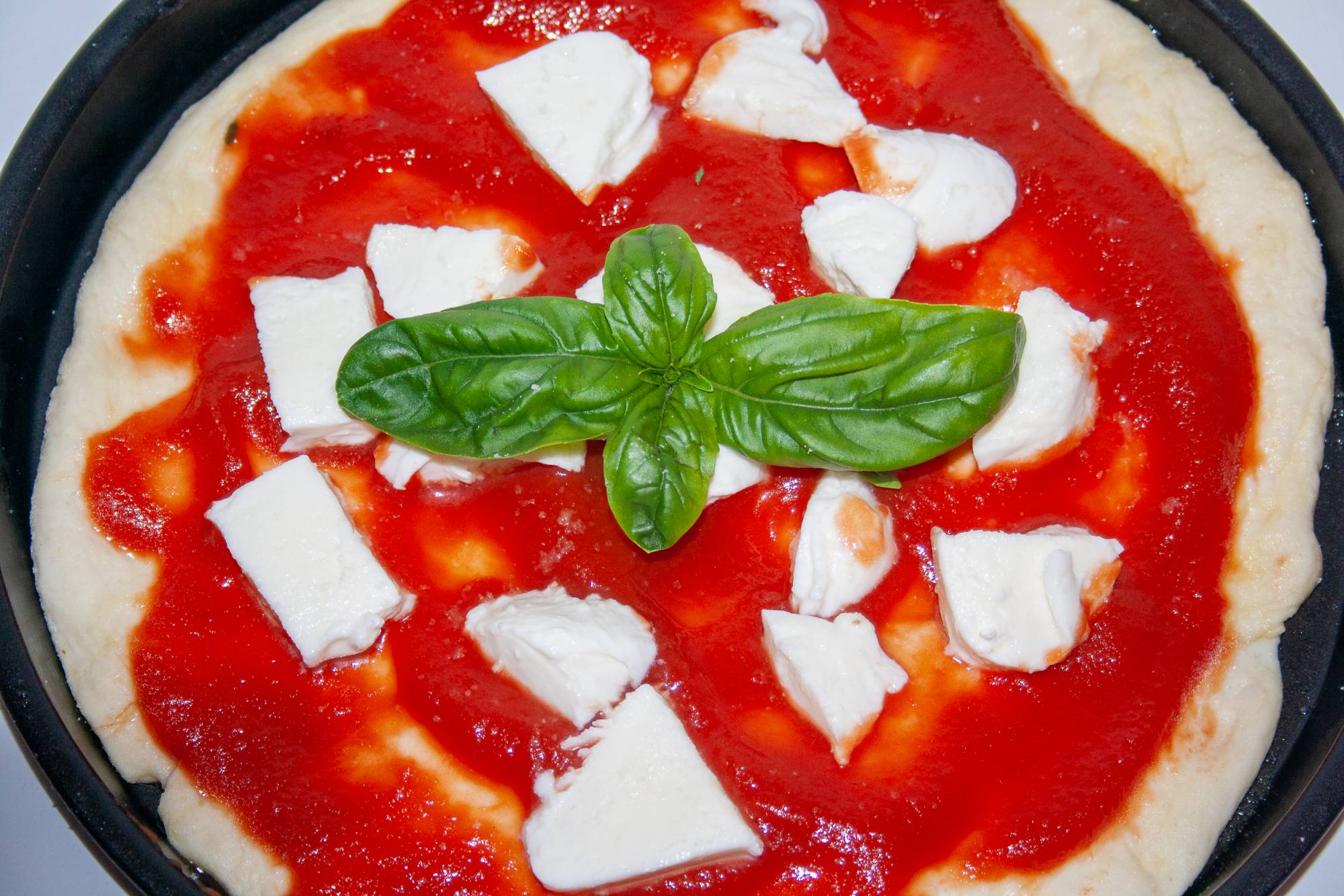 pizza margherita prima della cottura