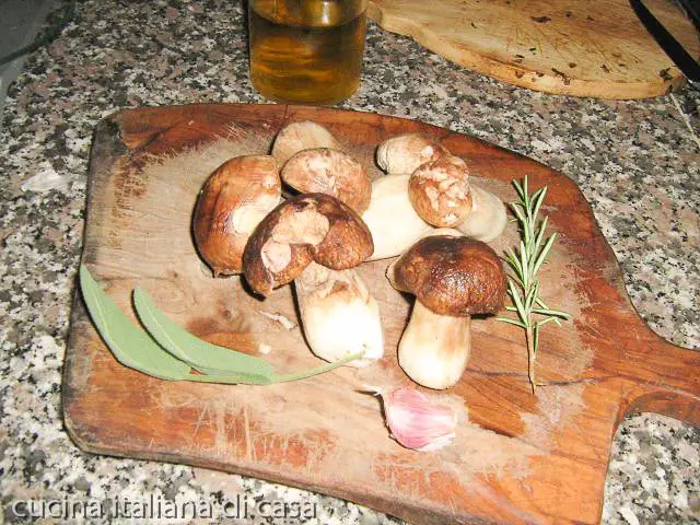 ingredienti funghi porcini al cartoccio