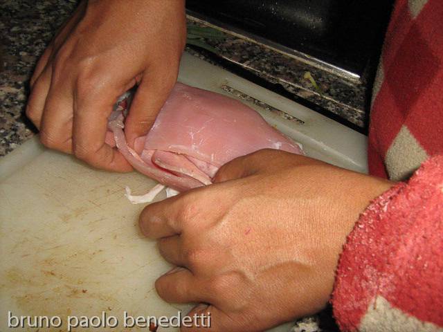 arrotolare fette con mortadella