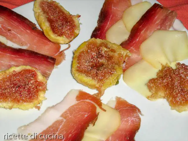 ricetta fichi speck scamorza affumicata