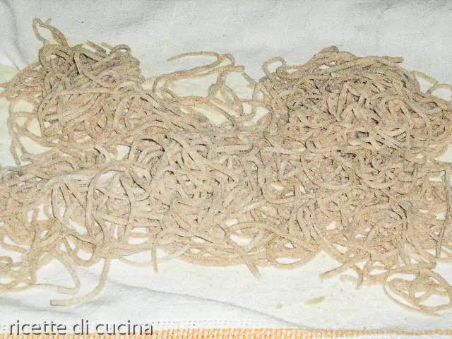 ricetta manfricoli spaghetti di farro