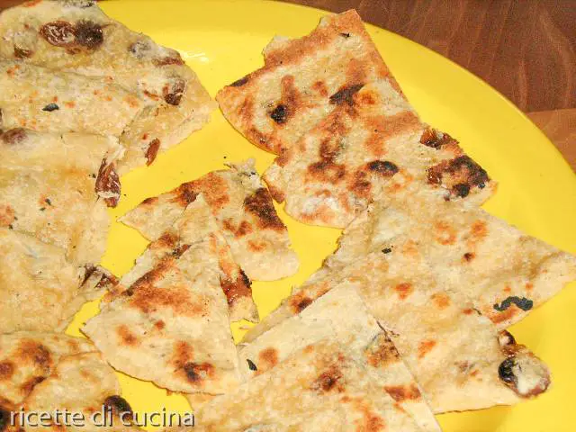 ricetta piadina uvette