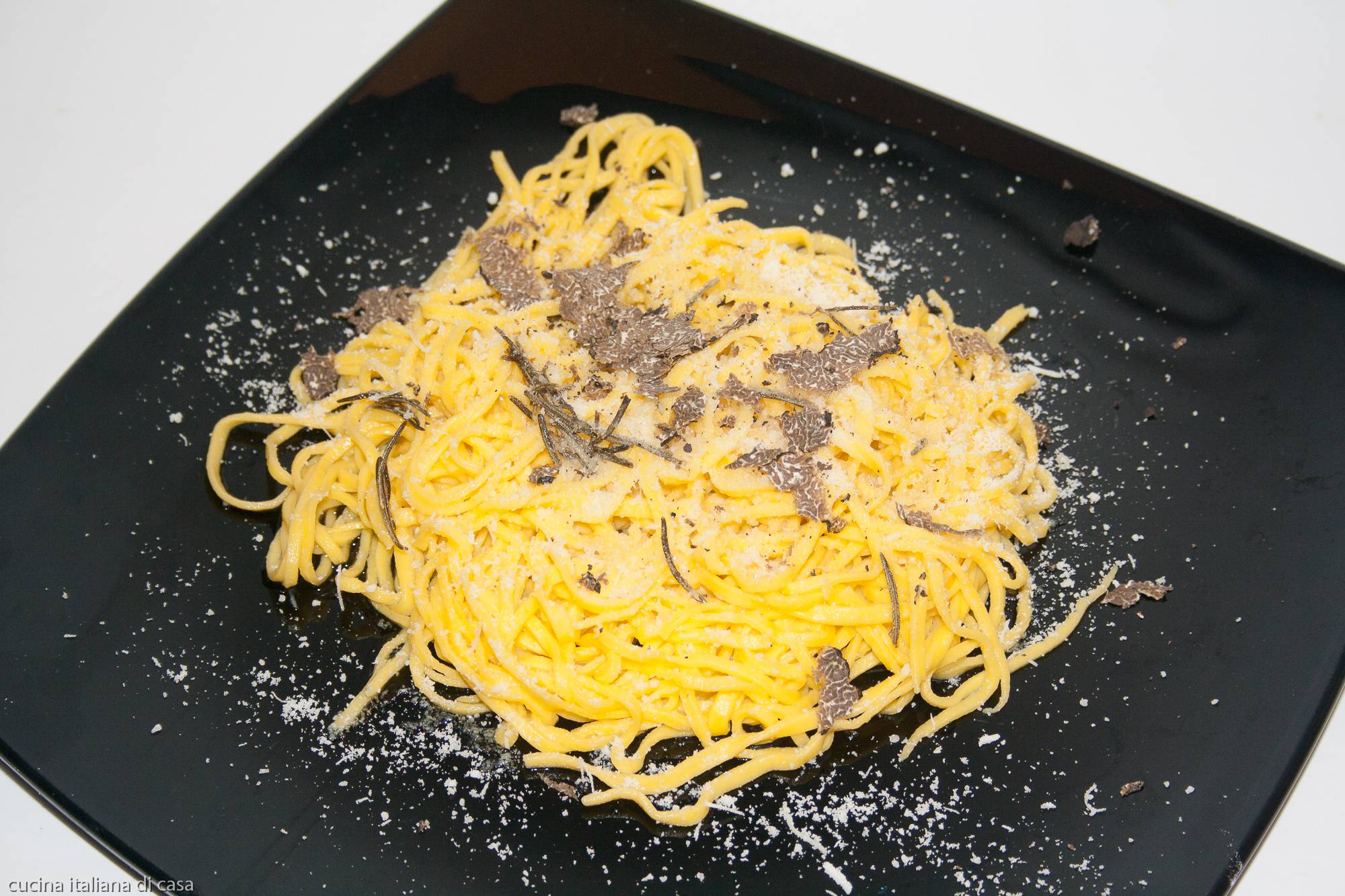 ricetta tagliolini con tartufo nero