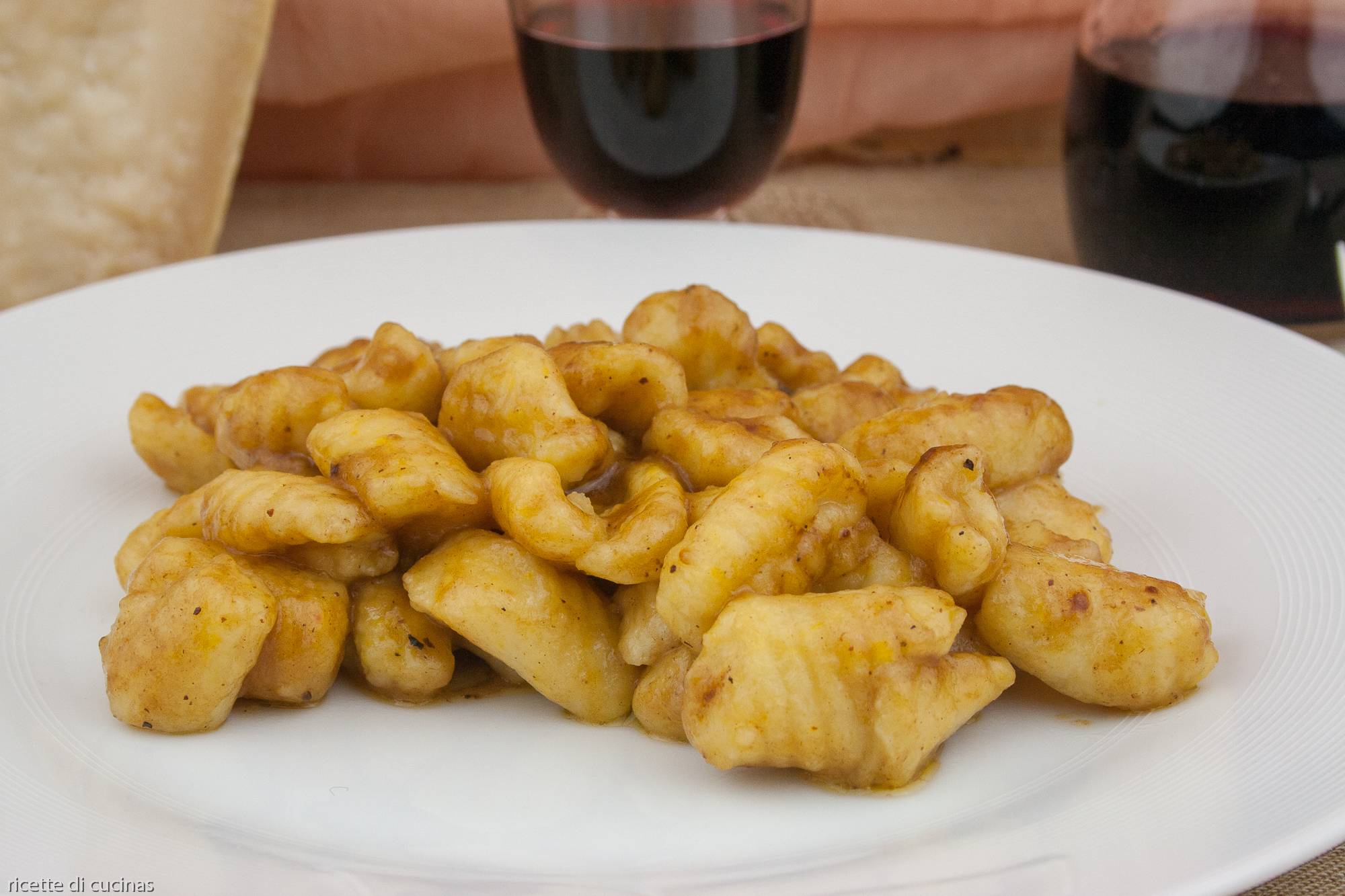 ricetta gocchi patate sugo arrosto