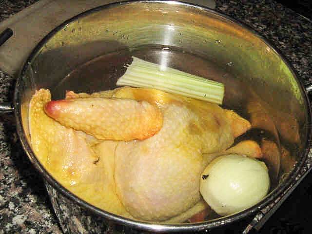 ricetta brodo pollo cappone