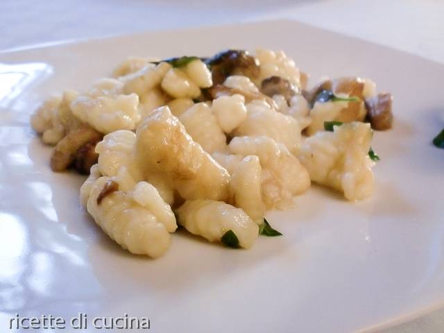 ricetta gnocchi ricotta porcini freschi