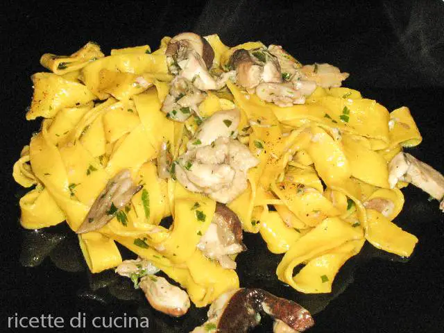 ricetta tradizionale tagliatelle porcini