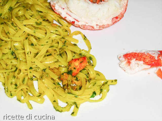 Linguine all'astice con sugo bianco, senza pomodoro, e cremoso, ricetta leggera per occasioni speciali