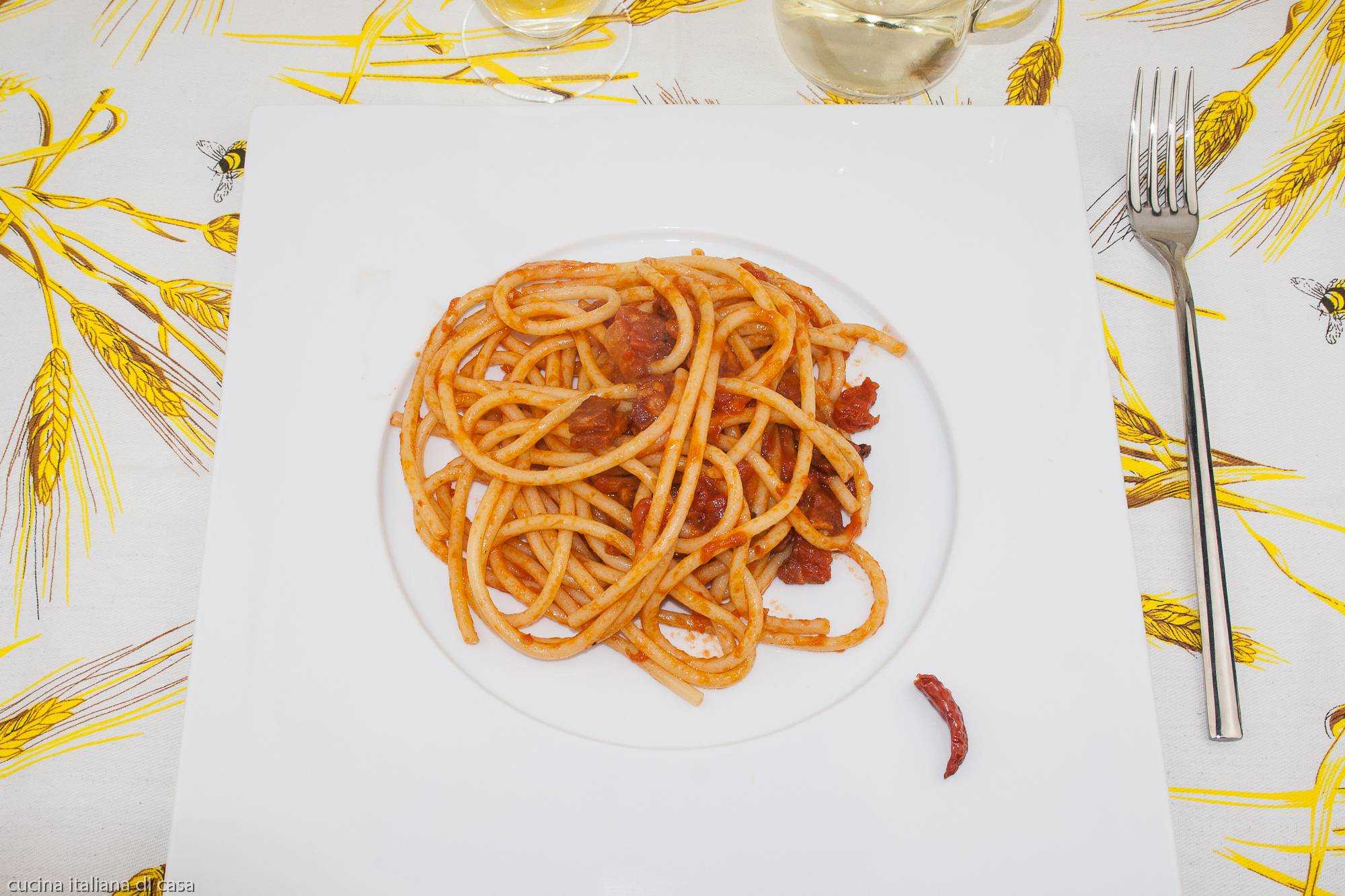 ricetta spaghetti pancetta affumicata pomodoro