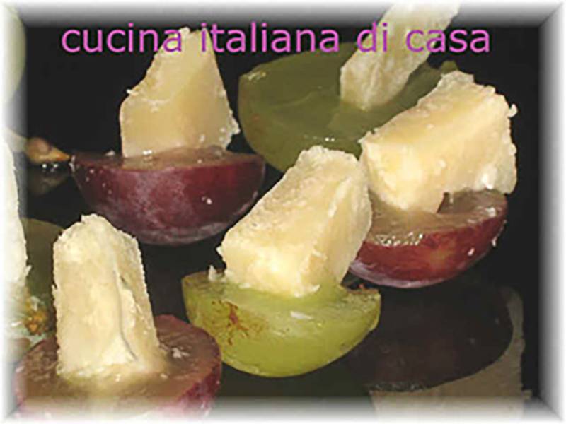 chicchi uva con parmigiano