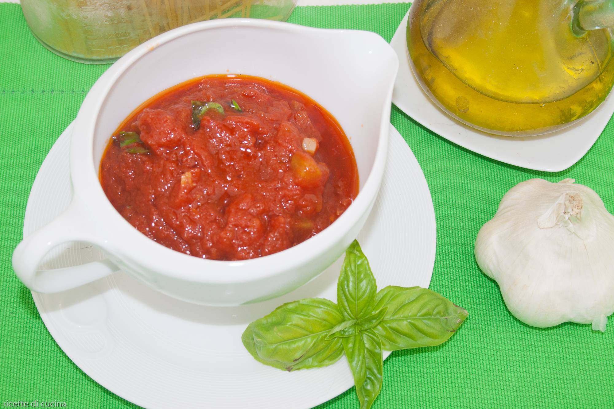 ricetta sugo pomodoro basilico
