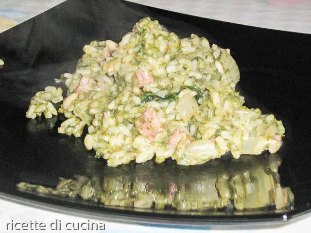 ricetta risotto ortiche salsiccia pancetta