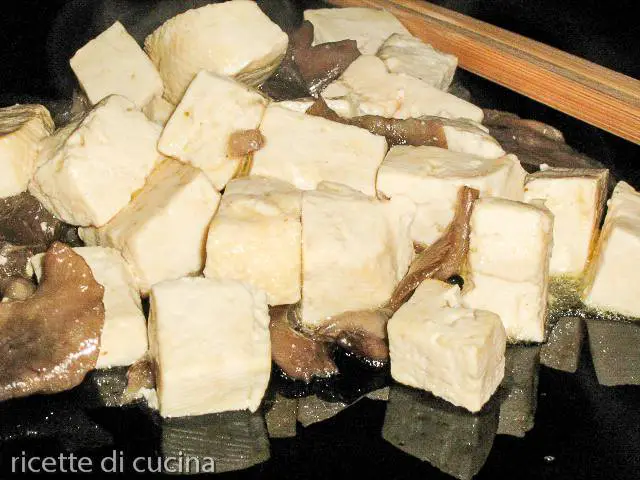 ricetta tofu funghi