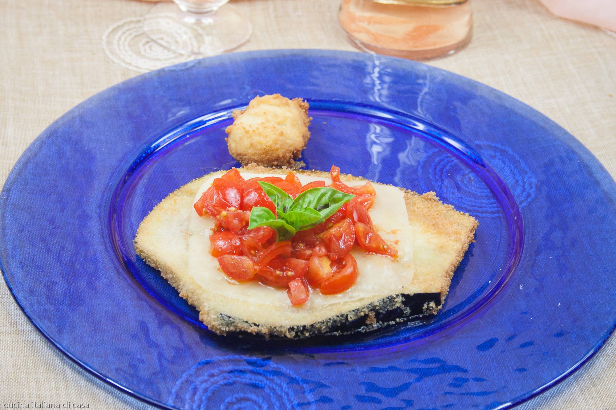 Ricetta delle cotolette di melanzane, secondo piatto vegetariano senza formaggio indicato con le melanzane oblunghe