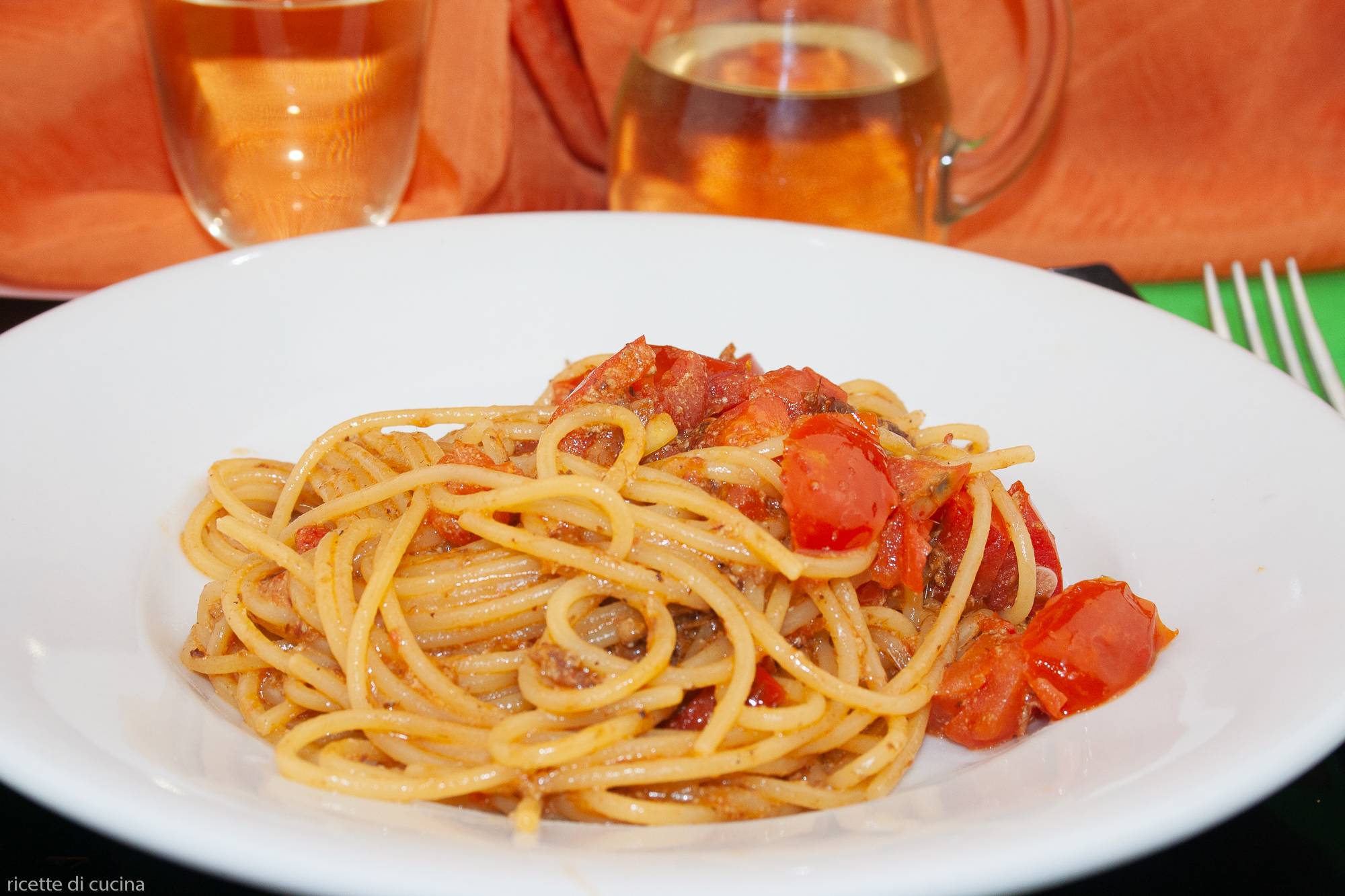 spaghetti con acciughe salate