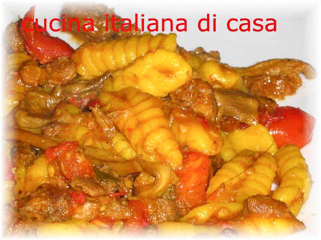 malloreddus (gnocchetti sardi) con ragù di cinghiale, ricetta tradizionale sarda