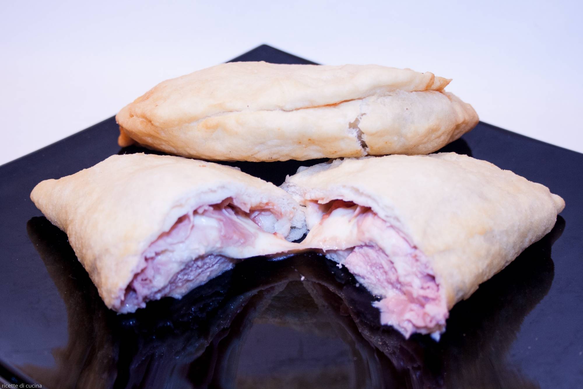 ricetta panzerotti prosciutto cotto mozzarella