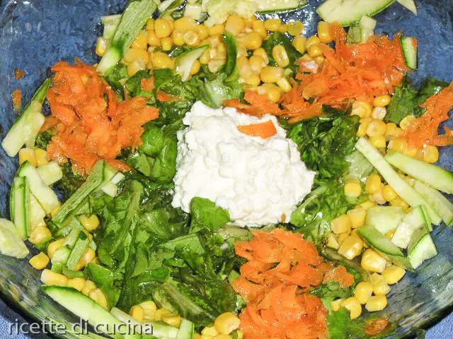 ricetta insalata verdure formaggio fiocchi