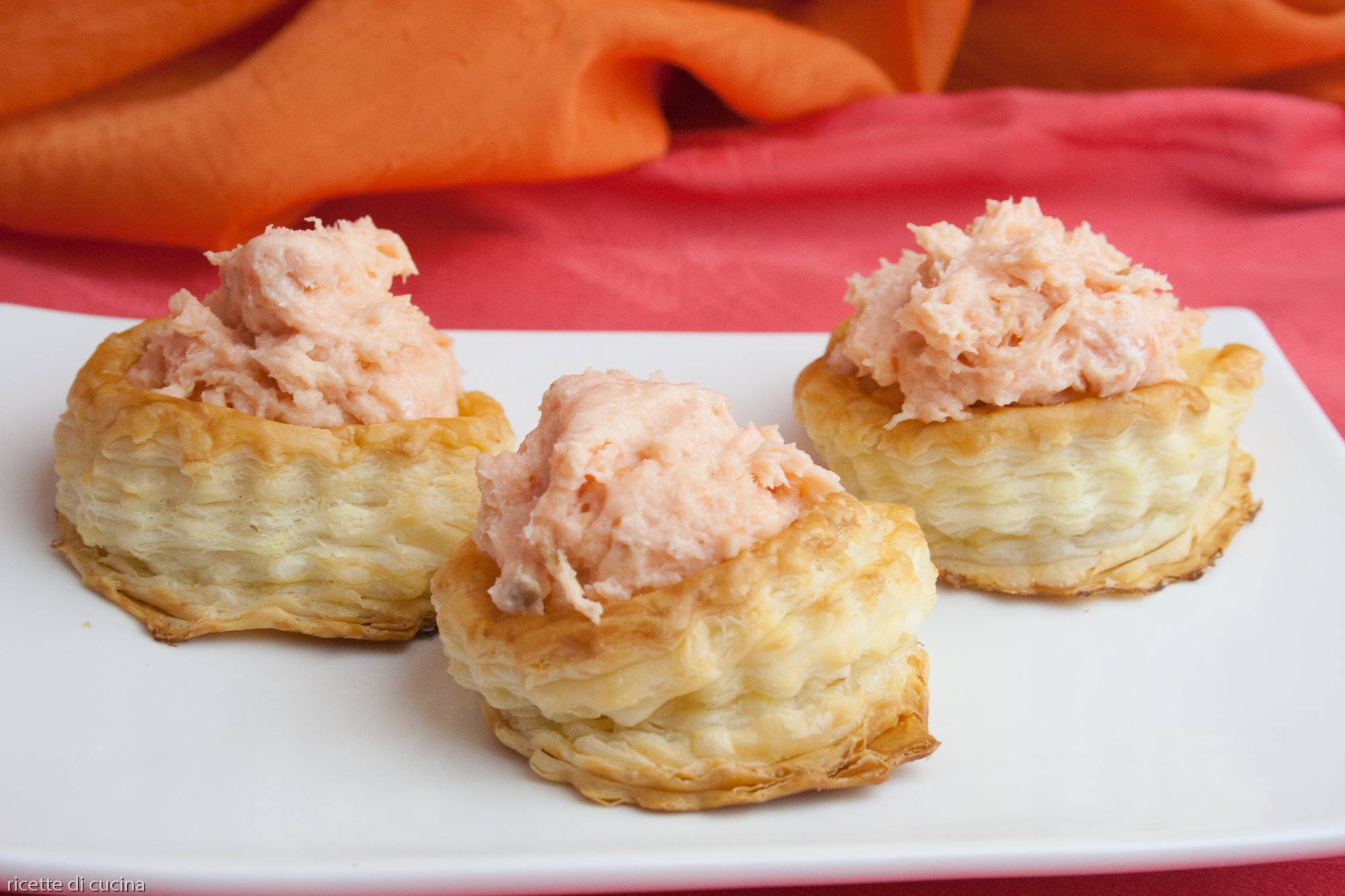 ricetta vol au vent ripieni salmone affumicato